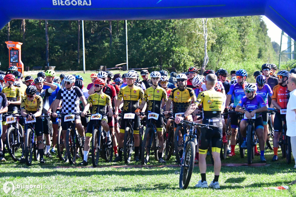 Zawody rowerowe nad Zalewem Bojary