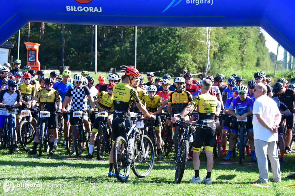 Zawody rowerowe nad Zalewem Bojary