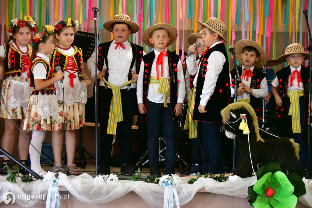 Folk łączy pokolenia w gminie Józefów