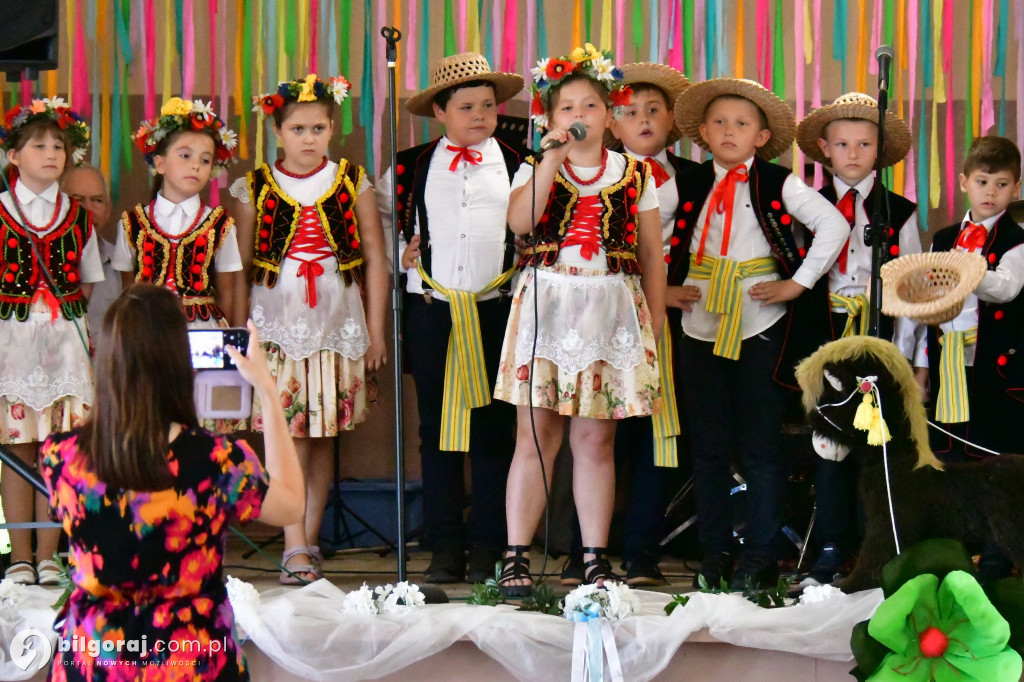 Folk łączy pokolenia w gminie Józefów