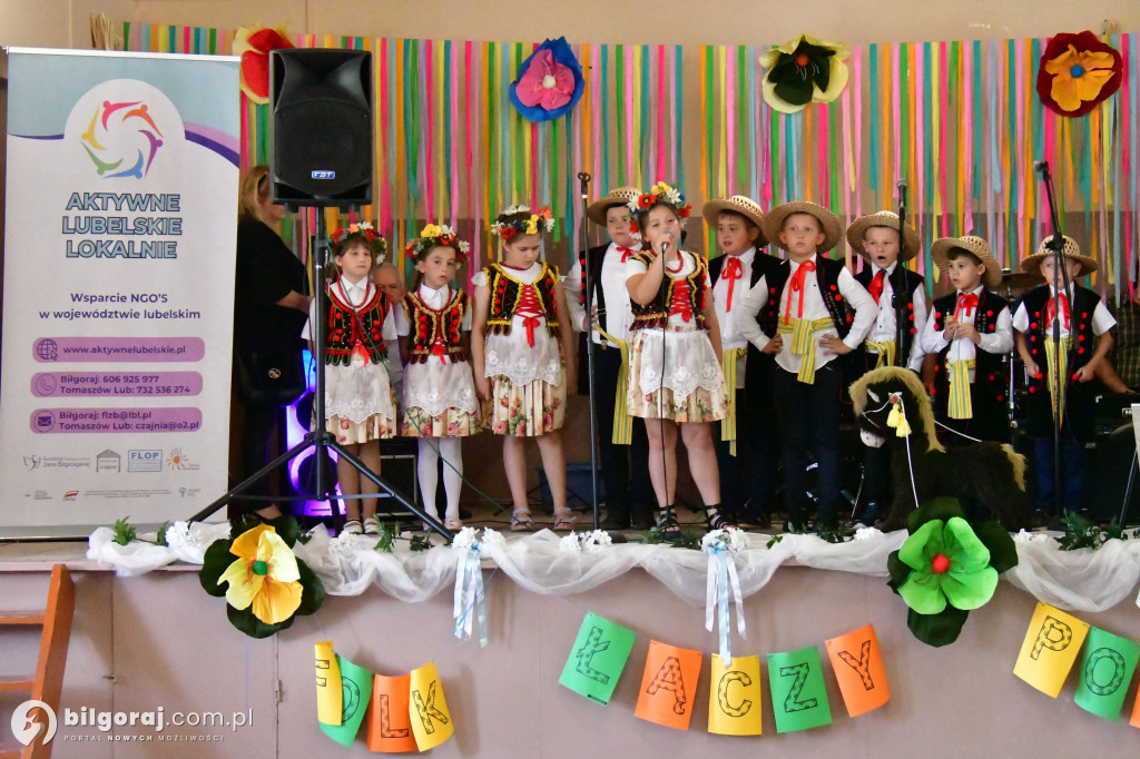 Folk łączy pokolenia w gminie Józefów