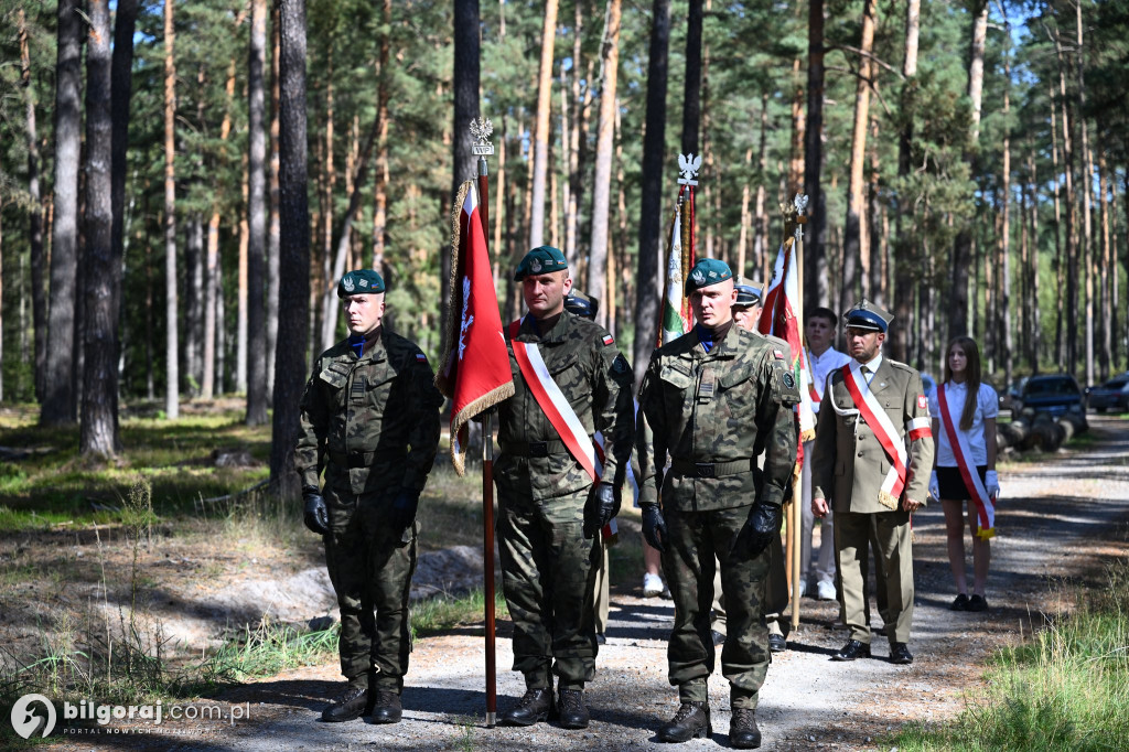 Upamiętnienie Szkoły Podchorążych Rezerwy 9 Pułku Piechoty AK w Józefowie