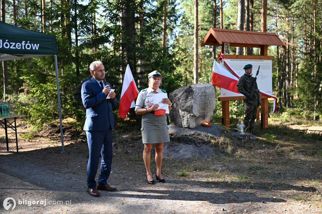 Upamiętnienie Szkoły Podchorążych Rezerwy 9 Pułku Piechoty AK w Józefowie