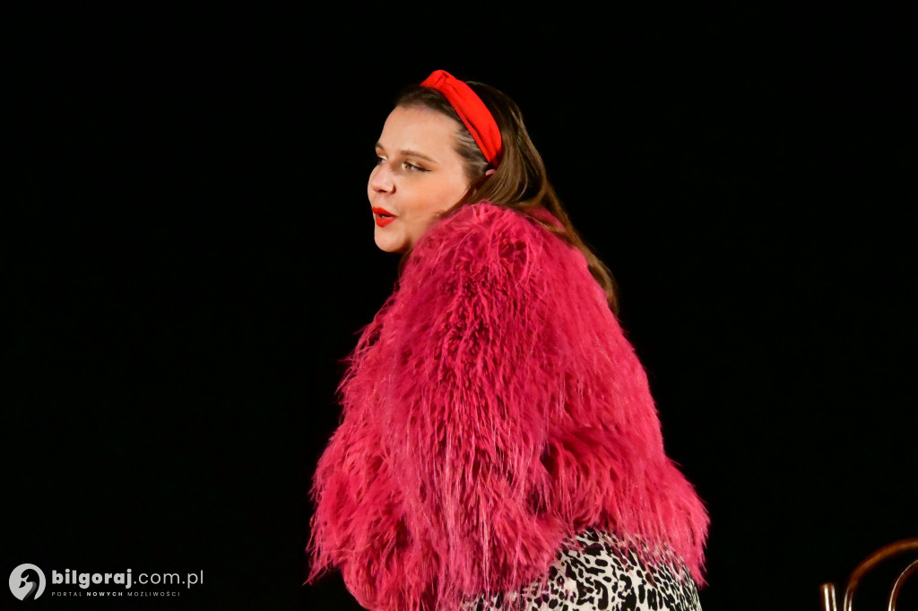 Wieczór z teatrem amatorskim: premiera Bożeny Kupis-Kucharskiej w Biłgoraju