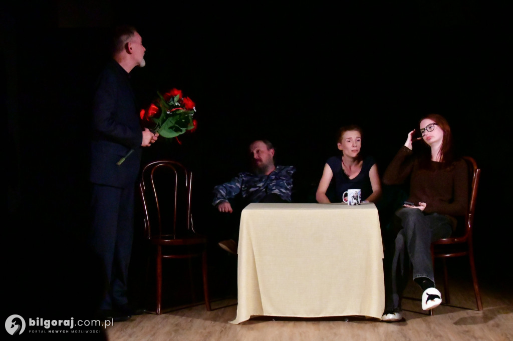 Wieczór z teatrem amatorskim: premiera Bożeny Kupis-Kucharskiej w Biłgoraju