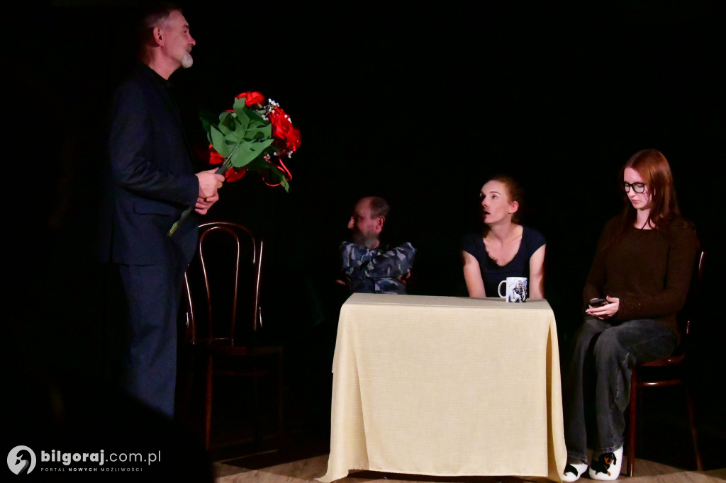 Wieczór z teatrem amatorskim: premiera Bożeny Kupis-Kucharskiej w Biłgoraju