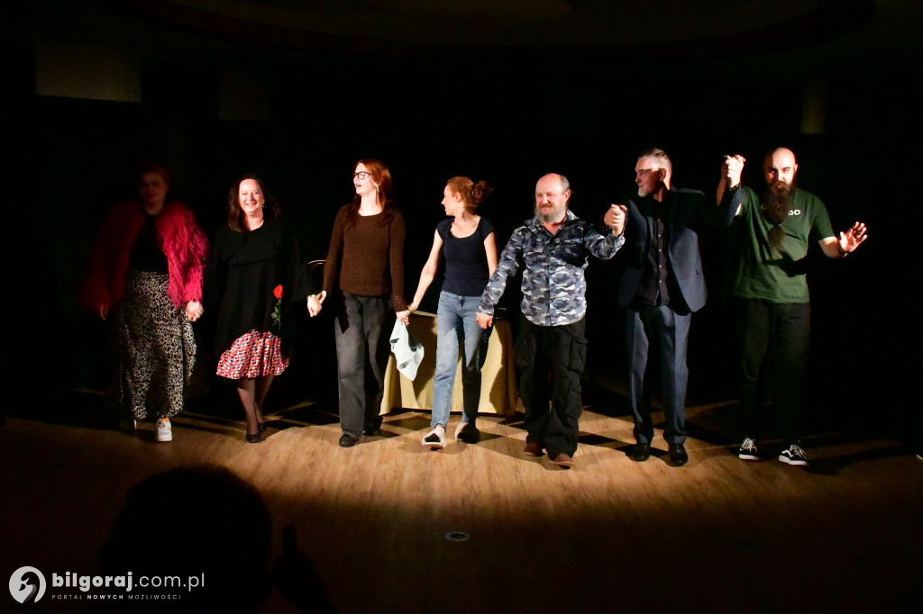 Wieczór z teatrem amatorskim: premiera Bożeny Kupis-Kucharskiej w Biłgoraju