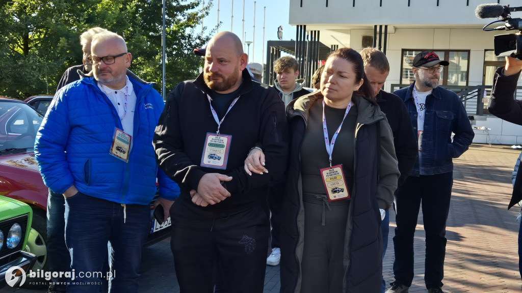 Klasykiem po Roztoczu. Rajd zabytkowych aut podbija Ziemię Biłgorajską