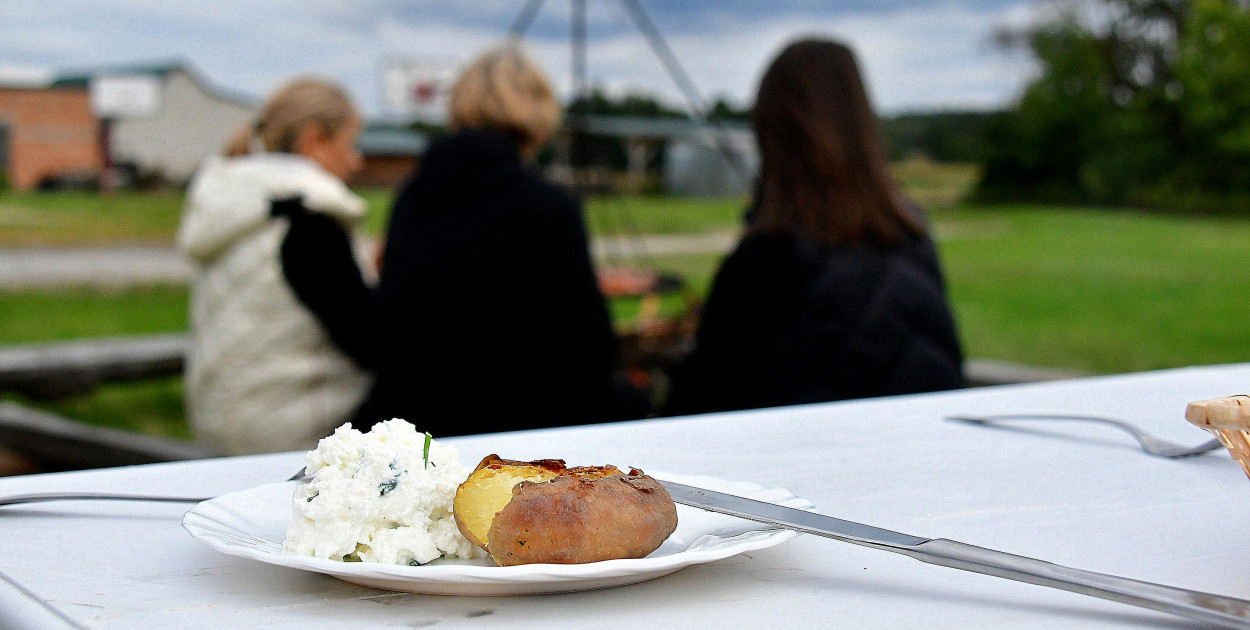 Ziemniaki, grill i integracja. Udane spotkanie rodzinne w Luchowie Dolnym