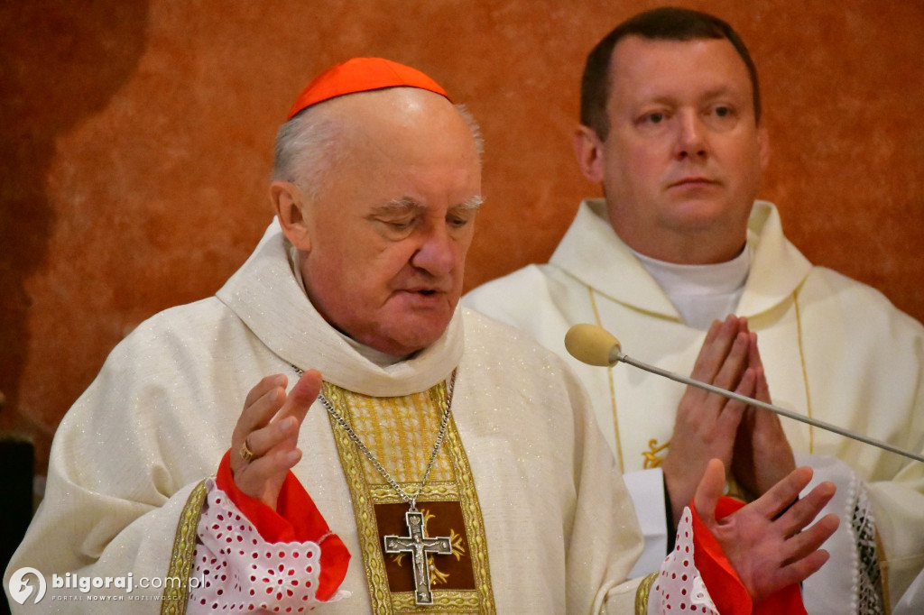 Relikwie bł. Stefana Wyszyńskiego w Goraju. Przywiózł je kardynał Nycz