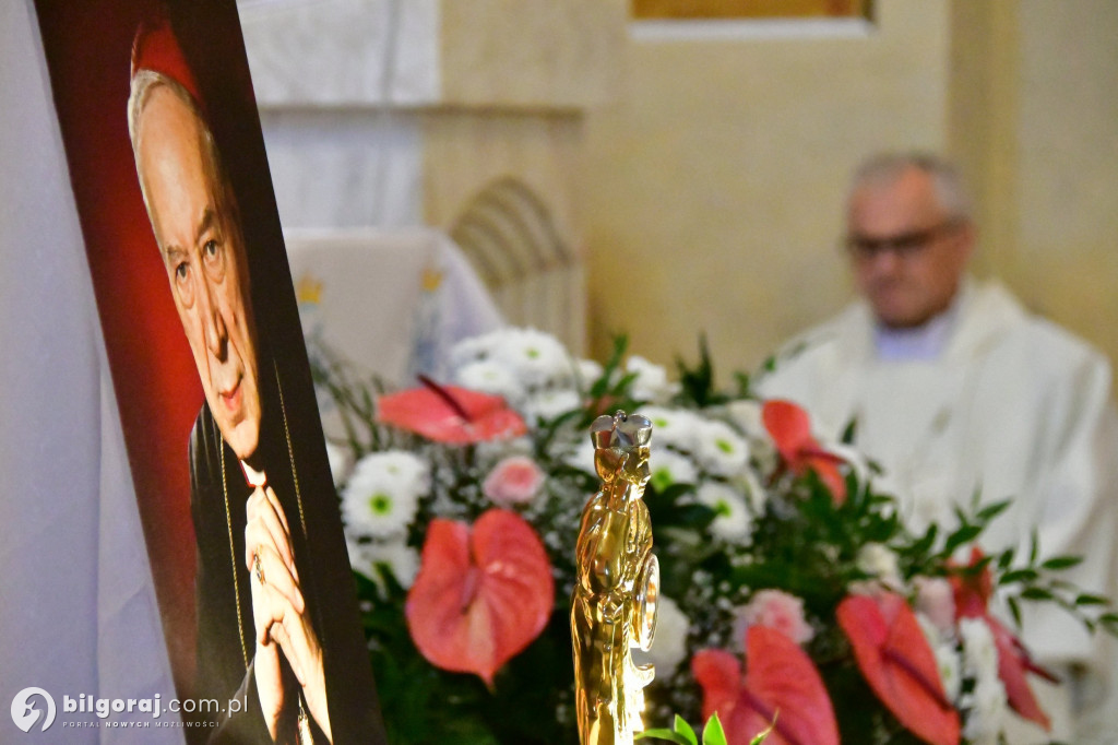 Relikwie bł. Stefana Wyszyńskiego w Goraju. Przywiózł je kardynał Nycz