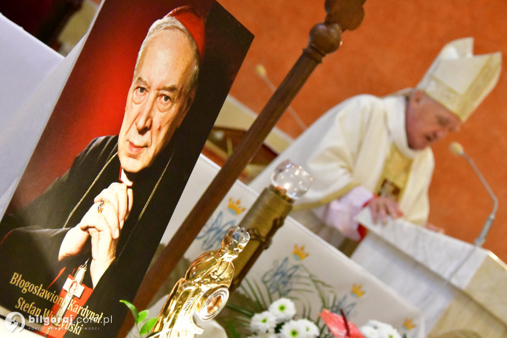 Relikwie bł. Stefana Wyszyńskiego w Goraju. Przywiózł je kardynał Nycz