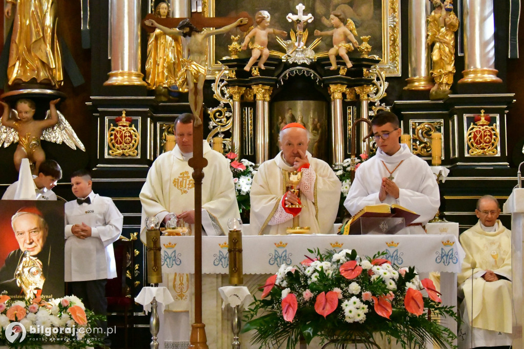 Relikwie bł. Stefana Wyszyńskiego w Goraju. Przywiózł je kardynał Nycz
