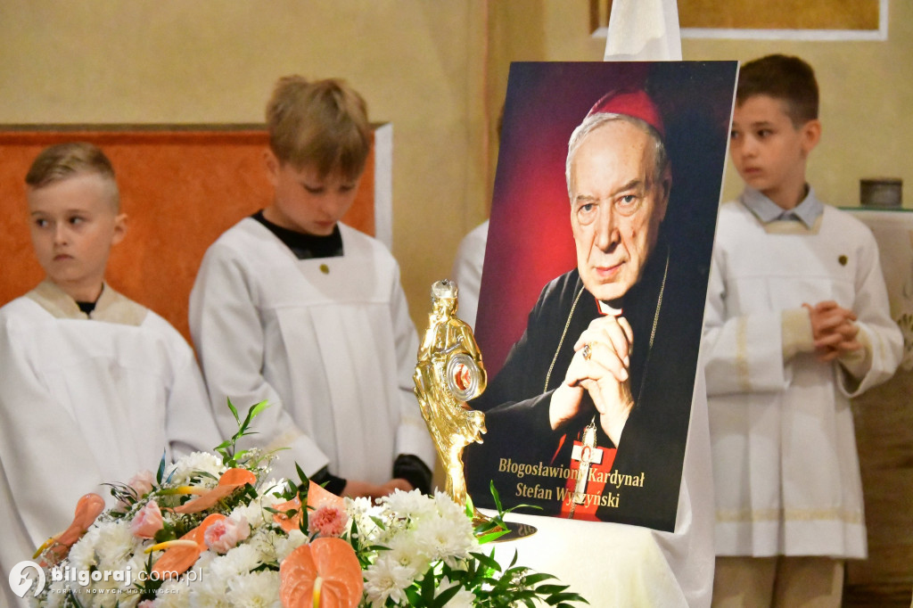 Relikwie bł. Stefana Wyszyńskiego w Goraju. Przywiózł je kardynał Nycz