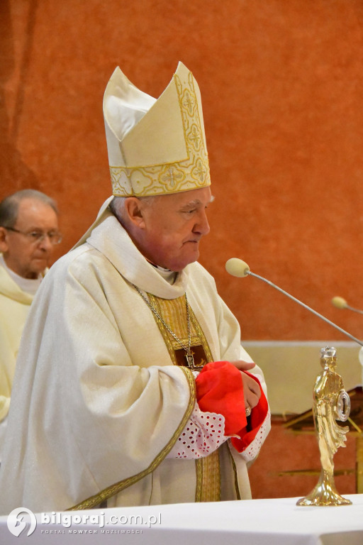 Relikwie bł. Stefana Wyszyńskiego w Goraju. Przywiózł je kardynał Nycz