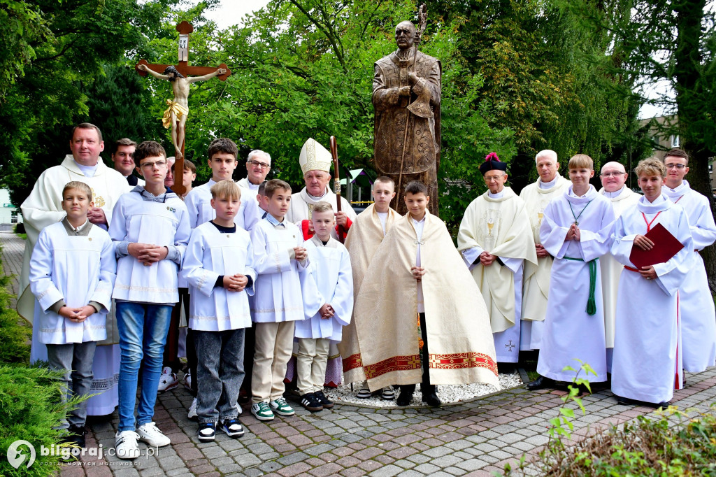 Relikwie bł. Stefana Wyszyńskiego w Goraju. Przywiózł je kardynał Nycz