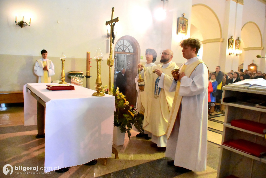 Wierni Biłgoraja na procesji. Kontynuacja XVIII-wiecznej tradycji franciszkańskiej