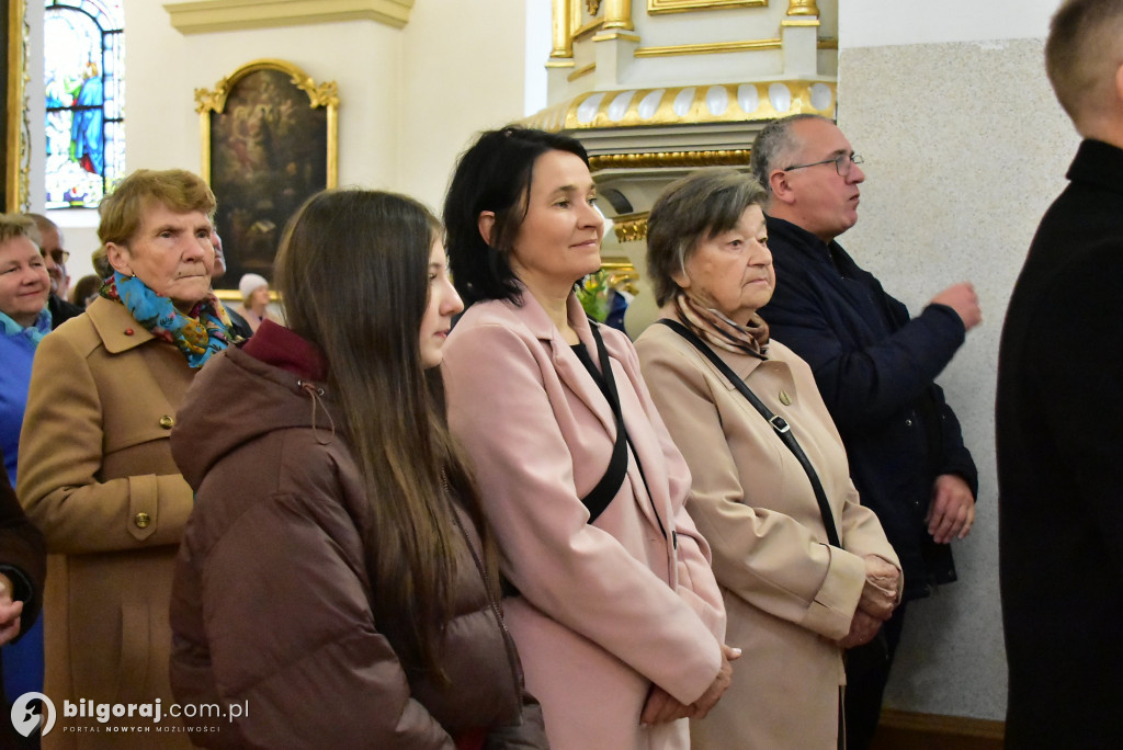 Wierni Biłgoraja na procesji. Kontynuacja XVIII-wiecznej tradycji franciszkańskiej