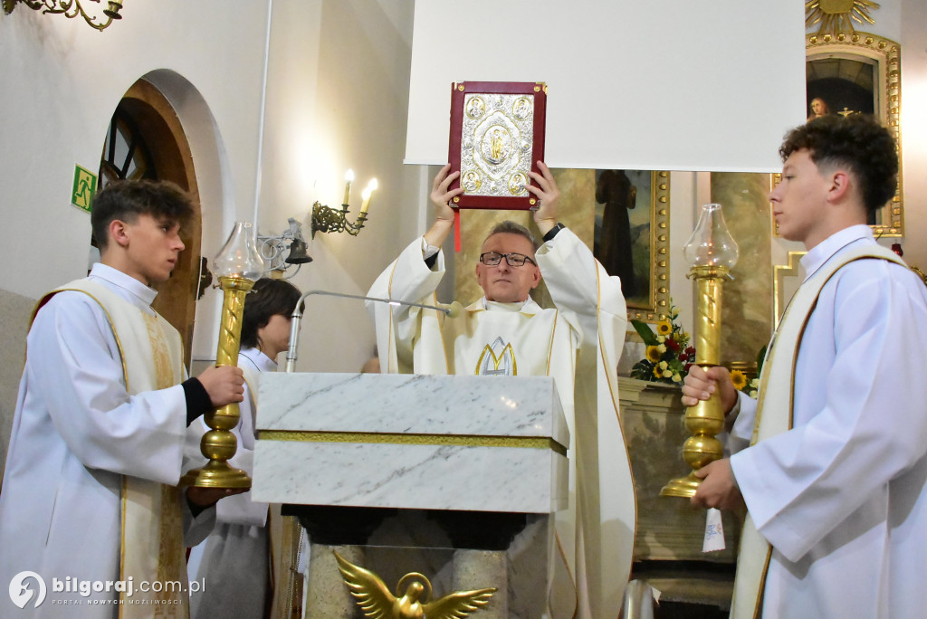 Wierni Biłgoraja na procesji. Kontynuacja XVIII-wiecznej tradycji franciszkańskiej