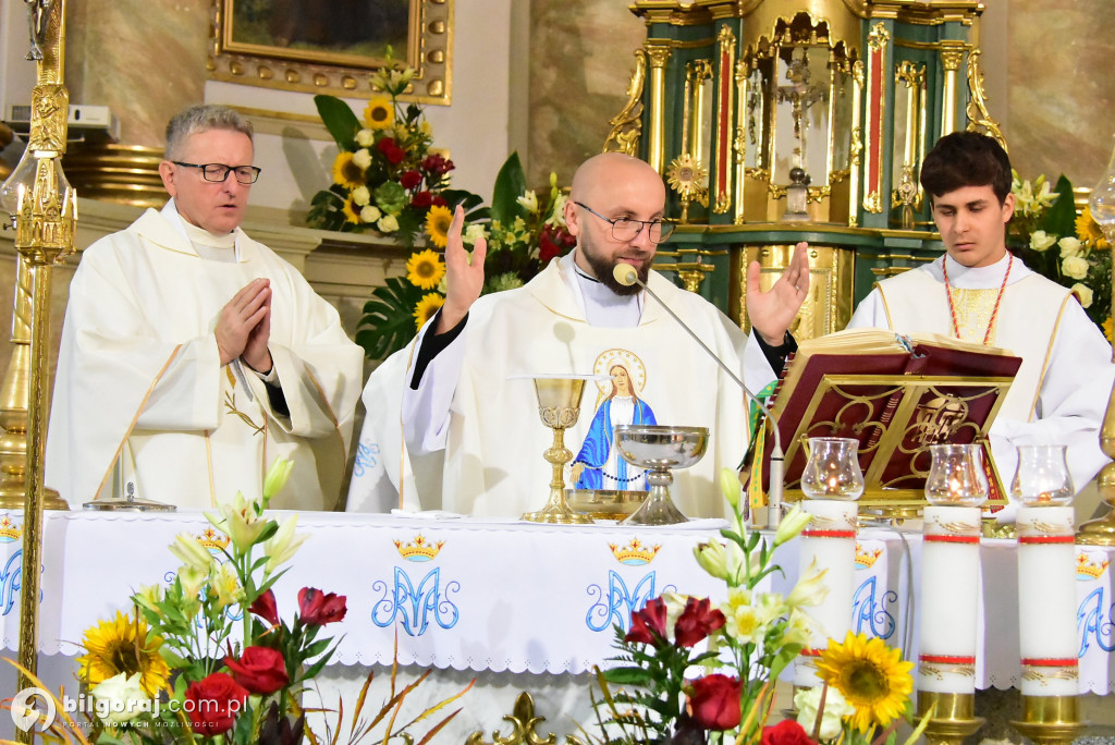 Wierni Biłgoraja na procesji. Kontynuacja XVIII-wiecznej tradycji franciszkańskiej