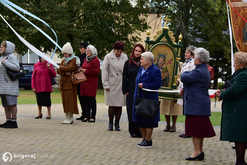 Wierni Biłgoraja na procesji. Kontynuacja XVIII-wiecznej tradycji franciszkańskiej