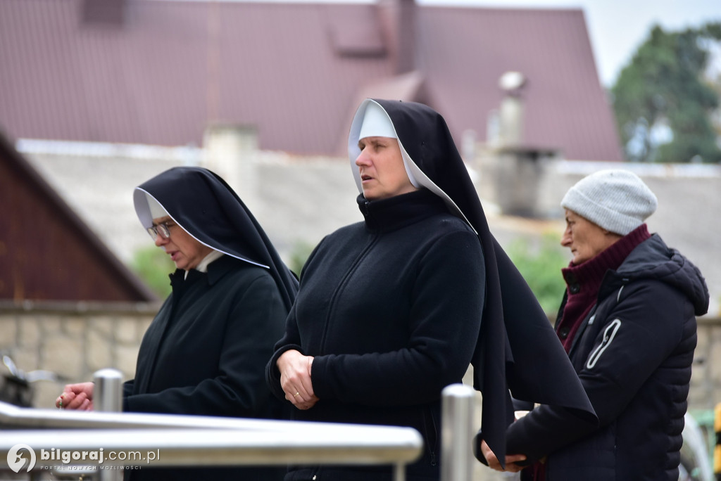Wierni Biłgoraja na procesji. Kontynuacja XVIII-wiecznej tradycji franciszkańskiej