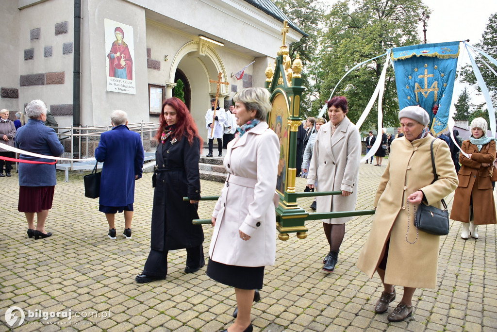 Wierni Biłgoraja na procesji. Kontynuacja XVIII-wiecznej tradycji franciszkańskiej