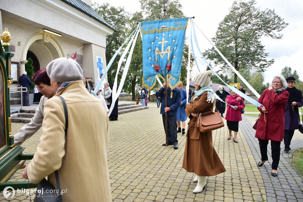 Wierni Biłgoraja na procesji. Kontynuacja XVIII-wiecznej tradycji franciszkańskiej