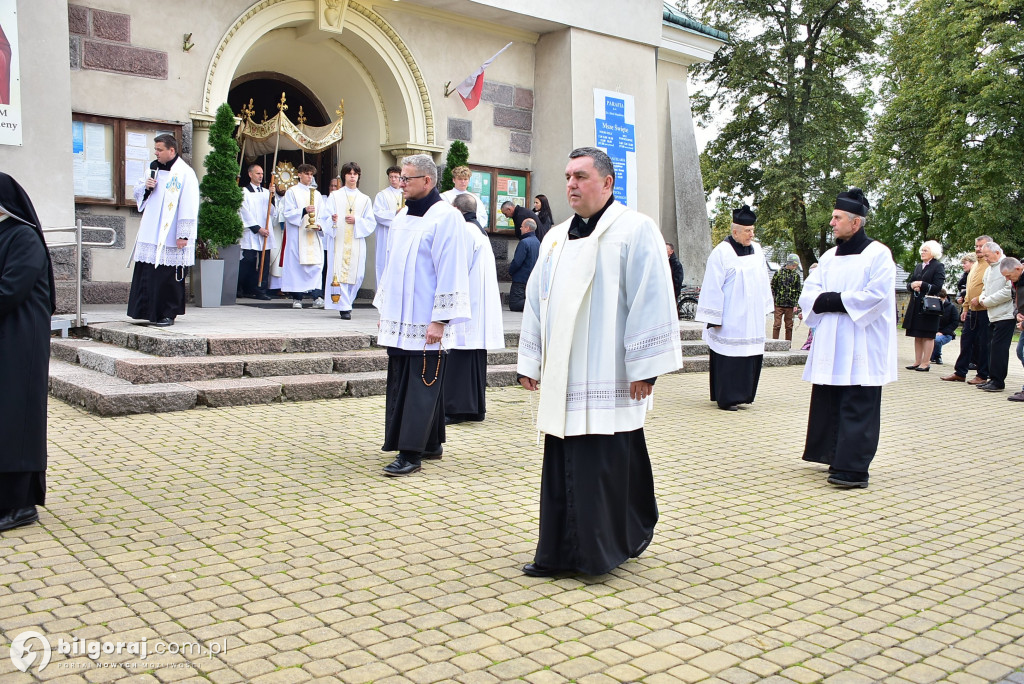 Wierni Biłgoraja na procesji. Kontynuacja XVIII-wiecznej tradycji franciszkańskiej