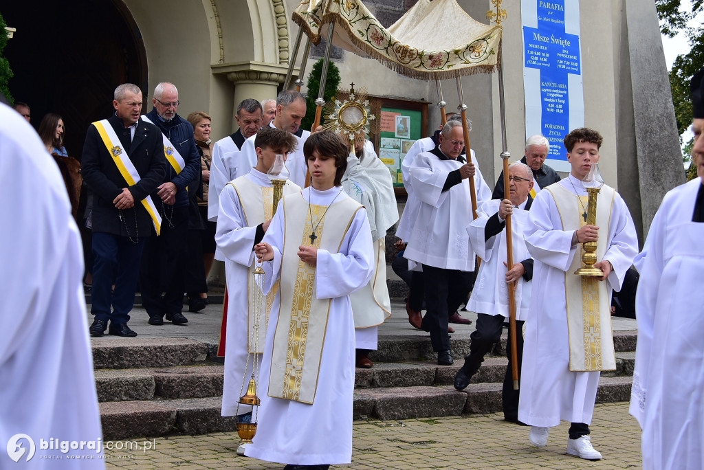 Wierni Biłgoraja na procesji. Kontynuacja XVIII-wiecznej tradycji franciszkańskiej