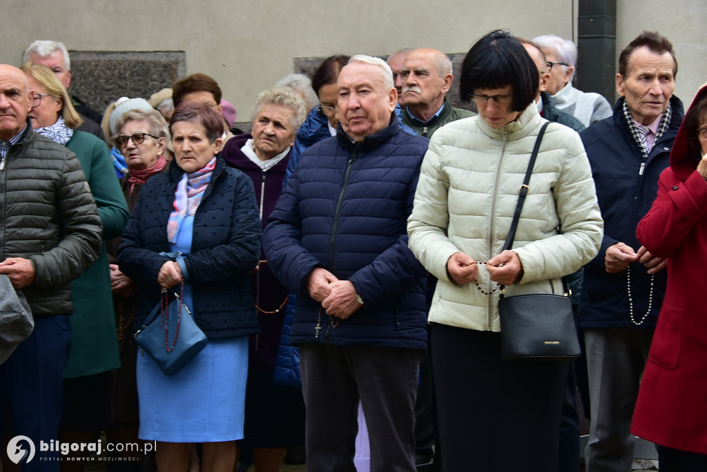 Wierni Biłgoraja na procesji. Kontynuacja XVIII-wiecznej tradycji franciszkańskiej
