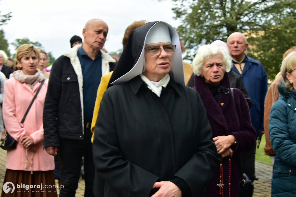 Wierni Biłgoraja na procesji. Kontynuacja XVIII-wiecznej tradycji franciszkańskiej