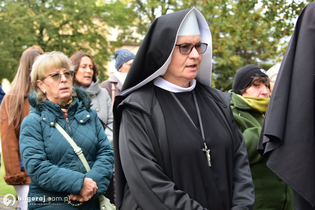 Wierni Biłgoraja na procesji. Kontynuacja XVIII-wiecznej tradycji franciszkańskiej
