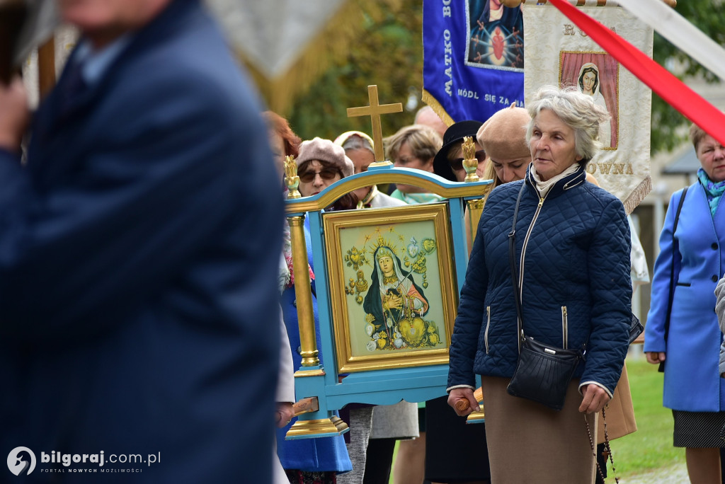Wierni Biłgoraja na procesji. Kontynuacja XVIII-wiecznej tradycji franciszkańskiej