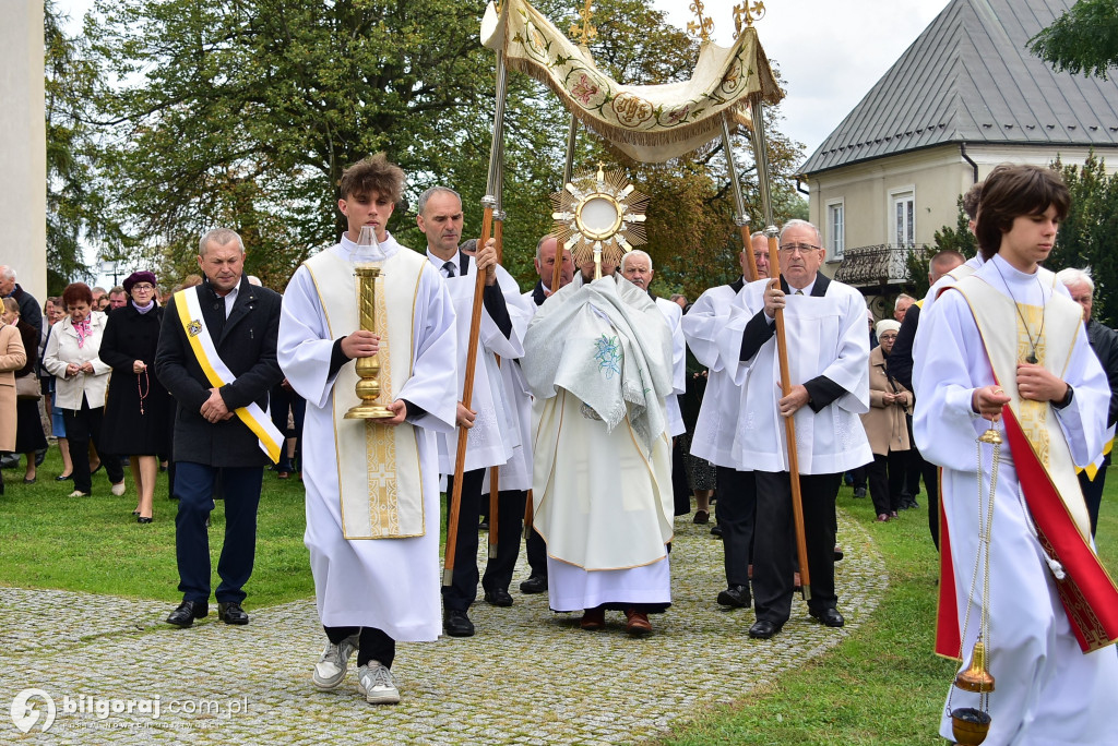 Wierni Biłgoraja na procesji. Kontynuacja XVIII-wiecznej tradycji franciszkańskiej