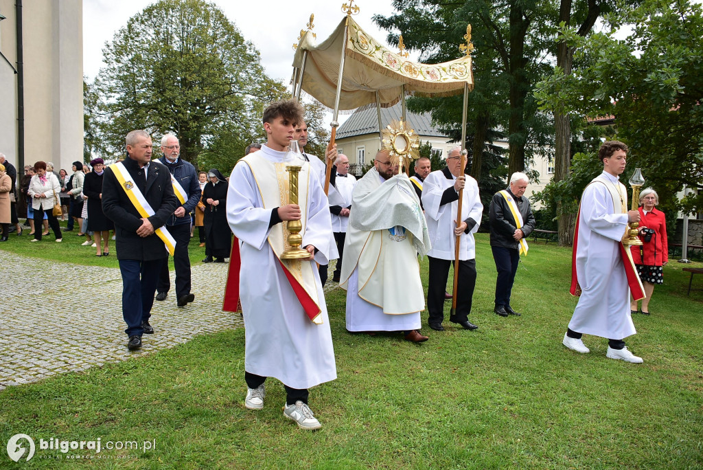 Wierni Biłgoraja na procesji. Kontynuacja XVIII-wiecznej tradycji franciszkańskiej