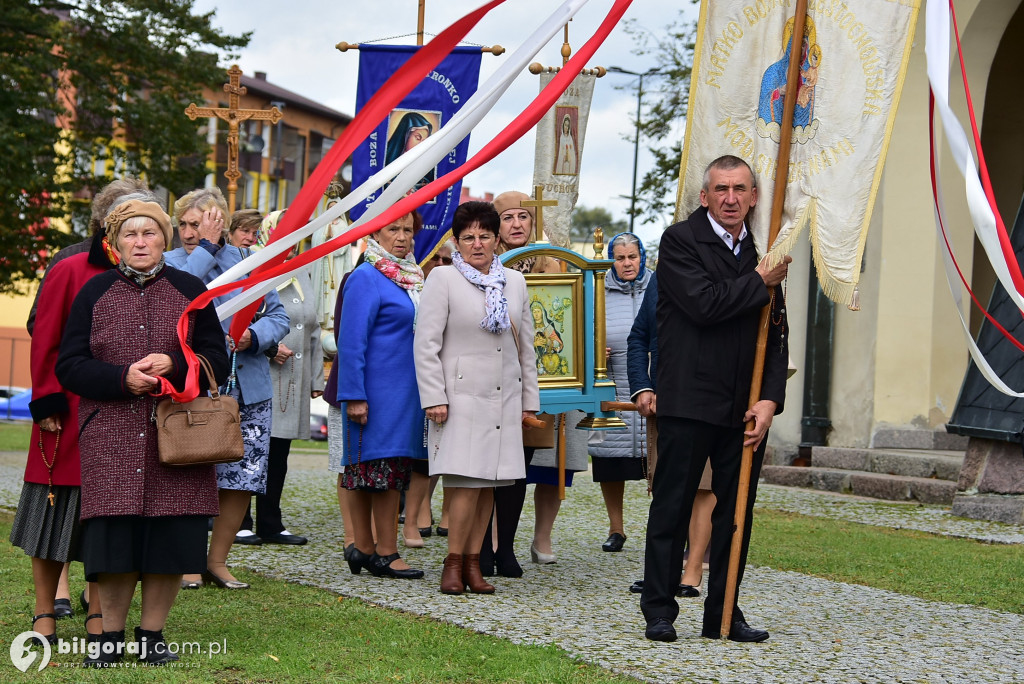 Wierni Biłgoraja na procesji. Kontynuacja XVIII-wiecznej tradycji franciszkańskiej
