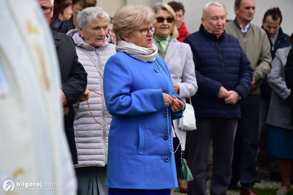 Wierni Biłgoraja na procesji. Kontynuacja XVIII-wiecznej tradycji franciszkańskiej