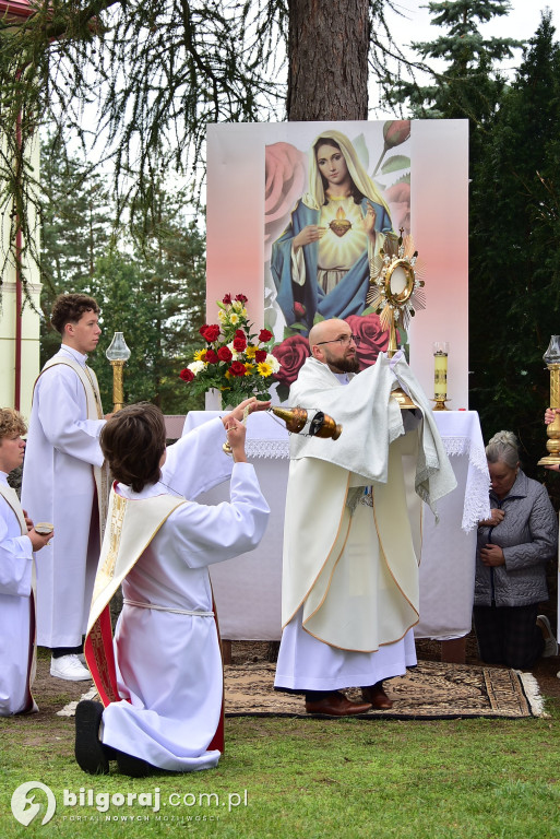 Wierni Biłgoraja na procesji. Kontynuacja XVIII-wiecznej tradycji franciszkańskiej