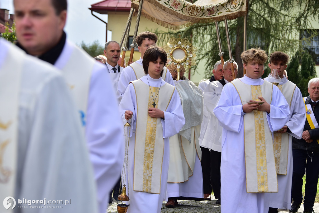 Wierni Biłgoraja na procesji. Kontynuacja XVIII-wiecznej tradycji franciszkańskiej