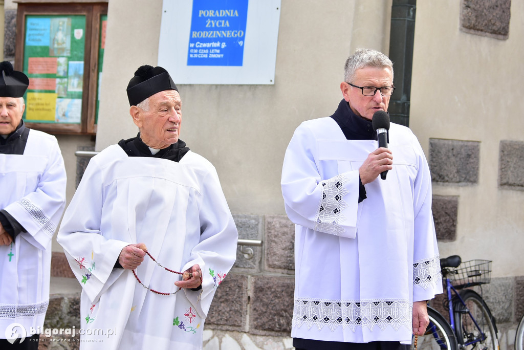Wierni Biłgoraja na procesji. Kontynuacja XVIII-wiecznej tradycji franciszkańskiej
