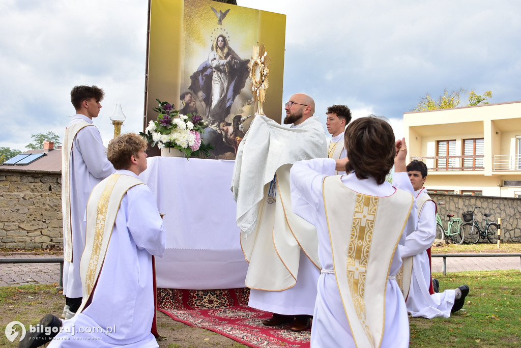 Wierni Biłgoraja na procesji. Kontynuacja XVIII-wiecznej tradycji franciszkańskiej