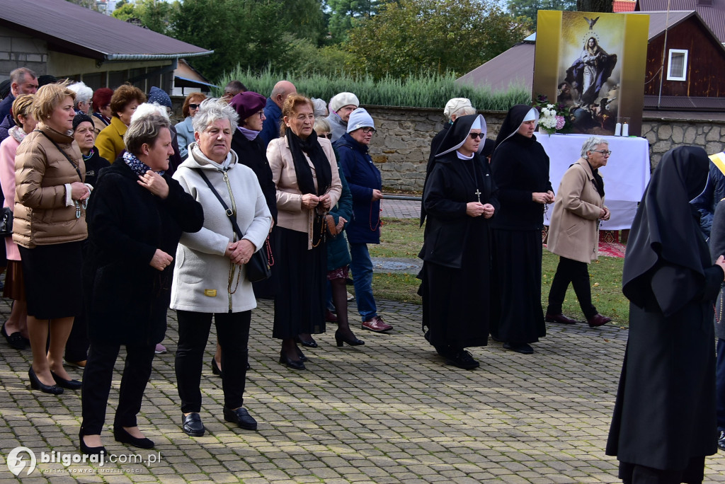 Wierni Biłgoraja na procesji. Kontynuacja XVIII-wiecznej tradycji franciszkańskiej