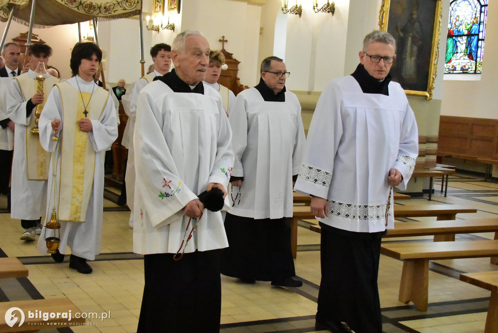 Wierni Biłgoraja na procesji. Kontynuacja XVIII-wiecznej tradycji franciszkańskiej