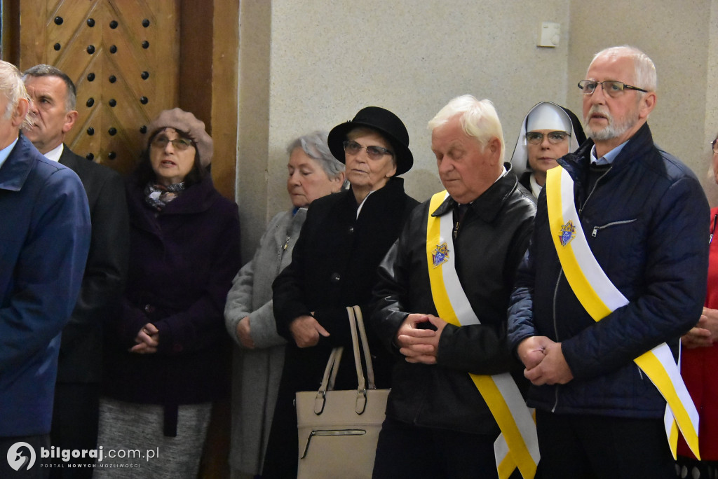 Wierni Biłgoraja na procesji. Kontynuacja XVIII-wiecznej tradycji franciszkańskiej