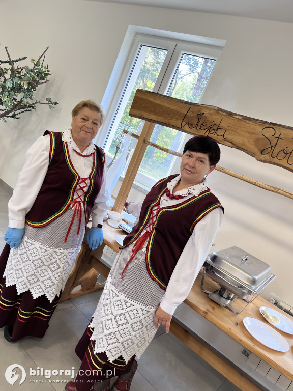 Smak tradycji i radość wspólnego gotowania: KGW Jarzębinki łączy pokolenia