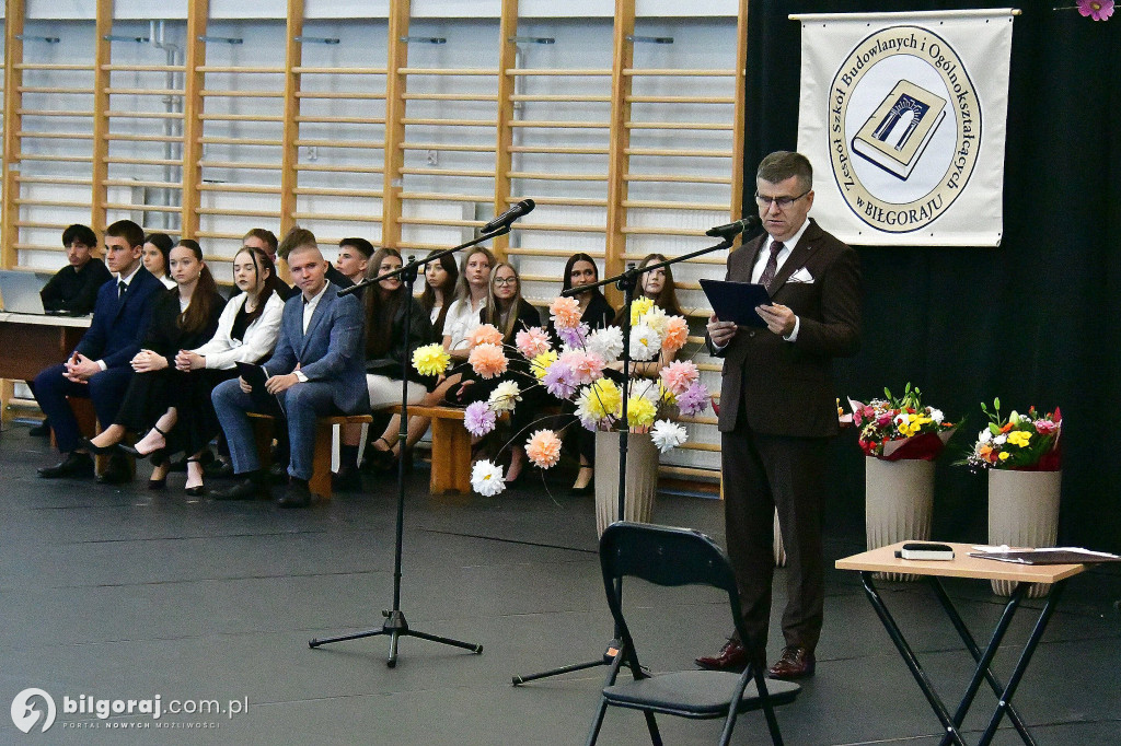 W rocznicę KEN: Społeczność ZSBiO uczciła Dzień Edukacji Narodowej