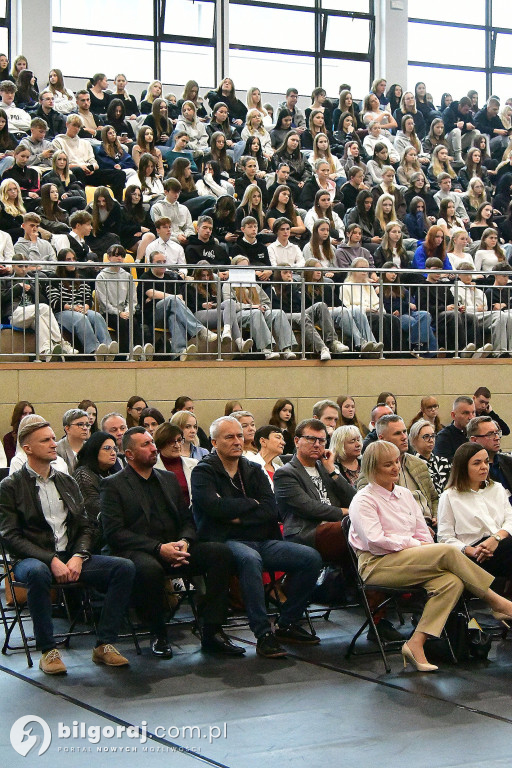 W rocznicę KEN: Społeczność ZSBiO uczciła Dzień Edukacji Narodowej