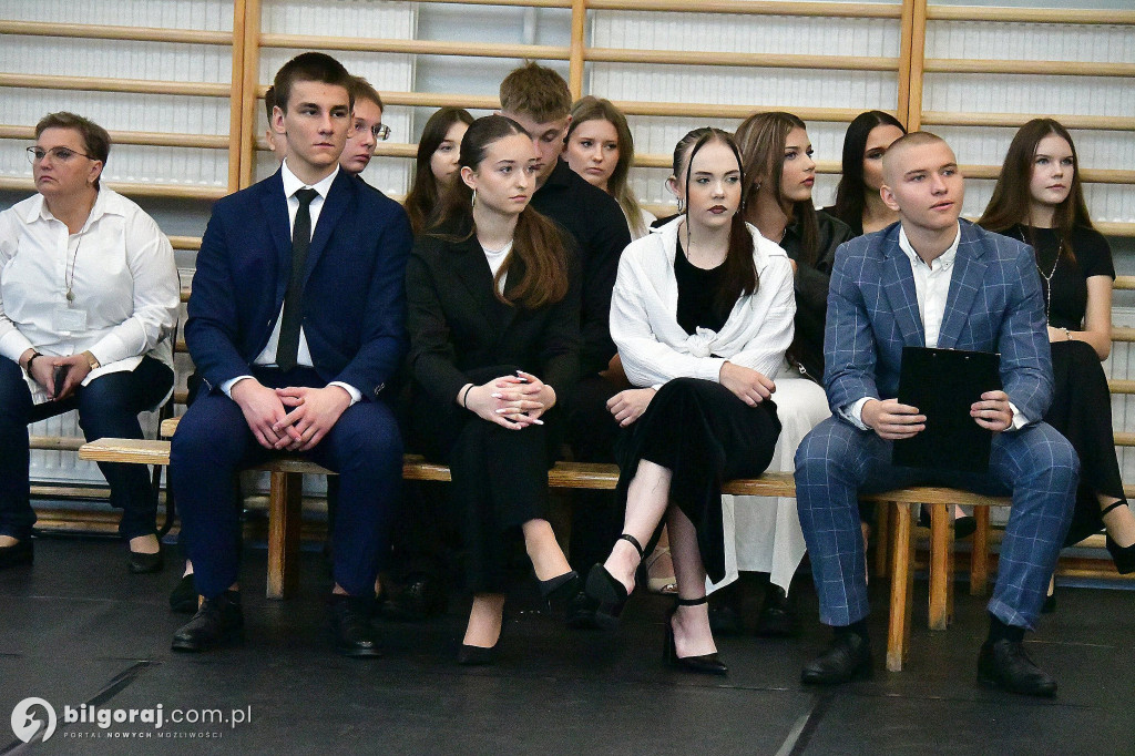 W rocznicę KEN: Społeczność ZSBiO uczciła Dzień Edukacji Narodowej