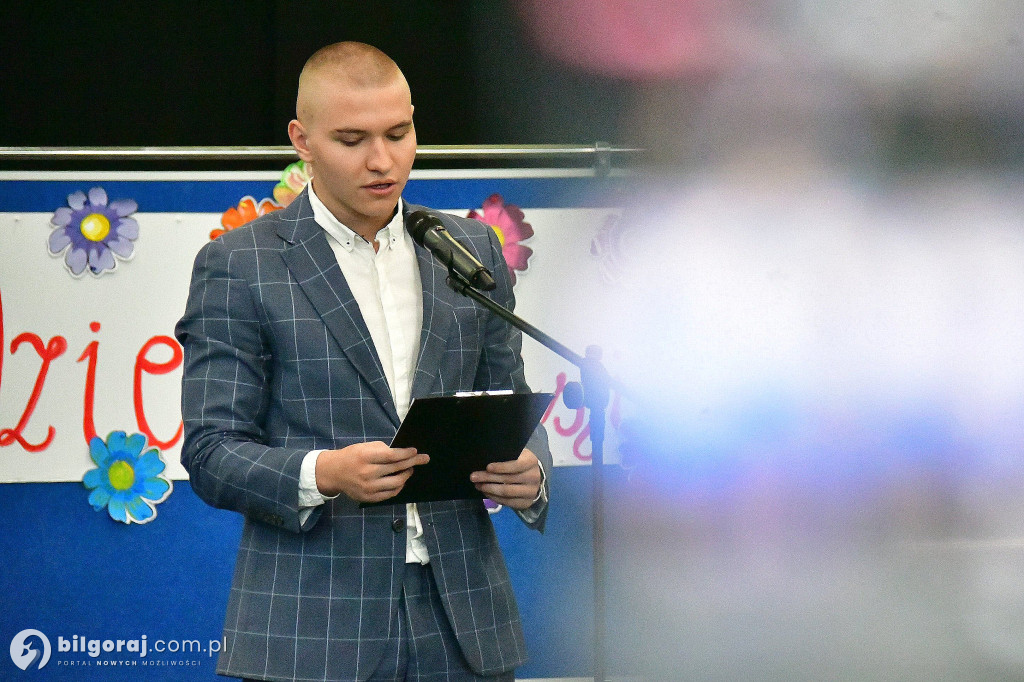 W rocznicę KEN: Społeczność ZSBiO uczciła Dzień Edukacji Narodowej